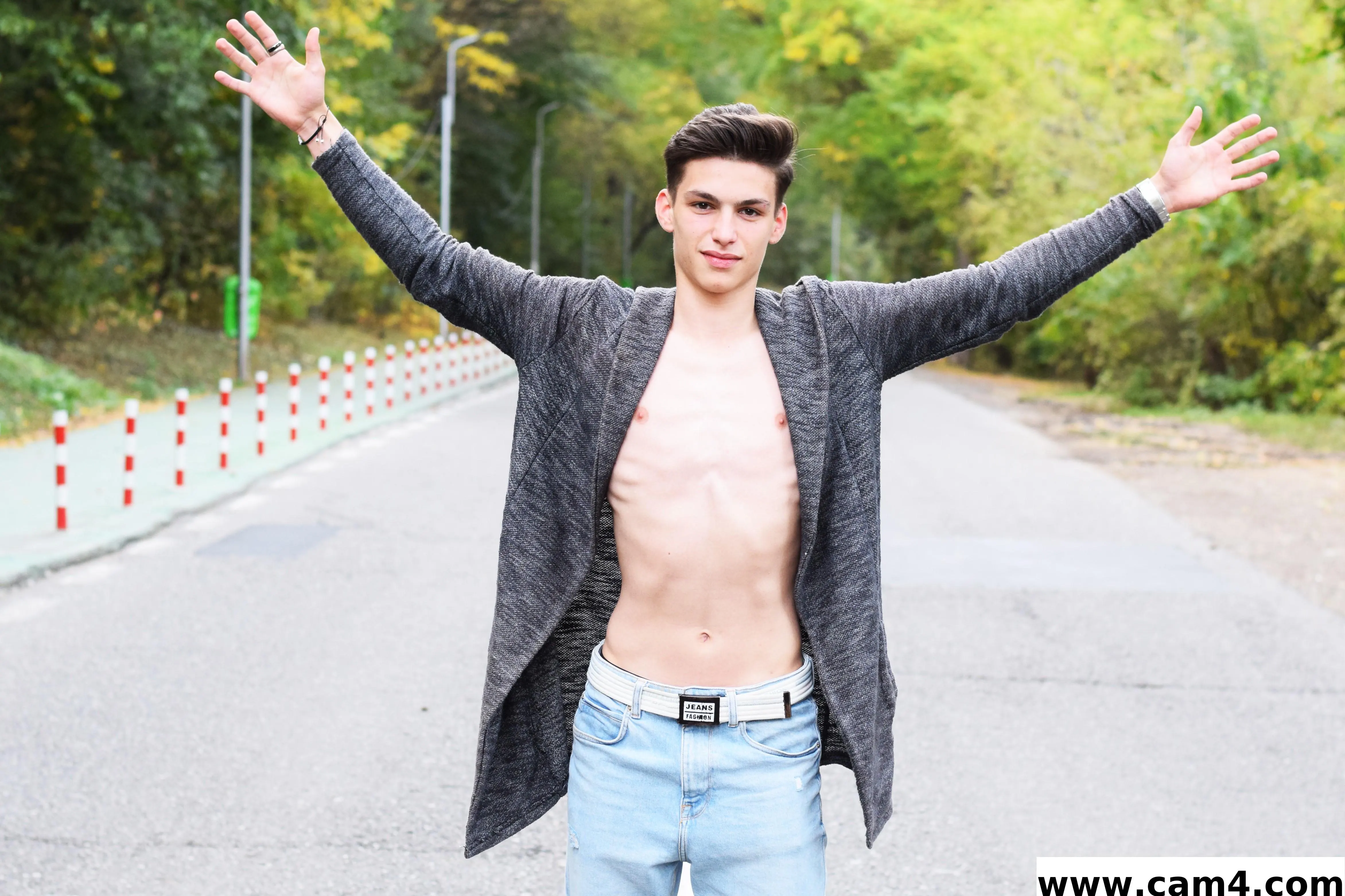 mike_glam image 0
